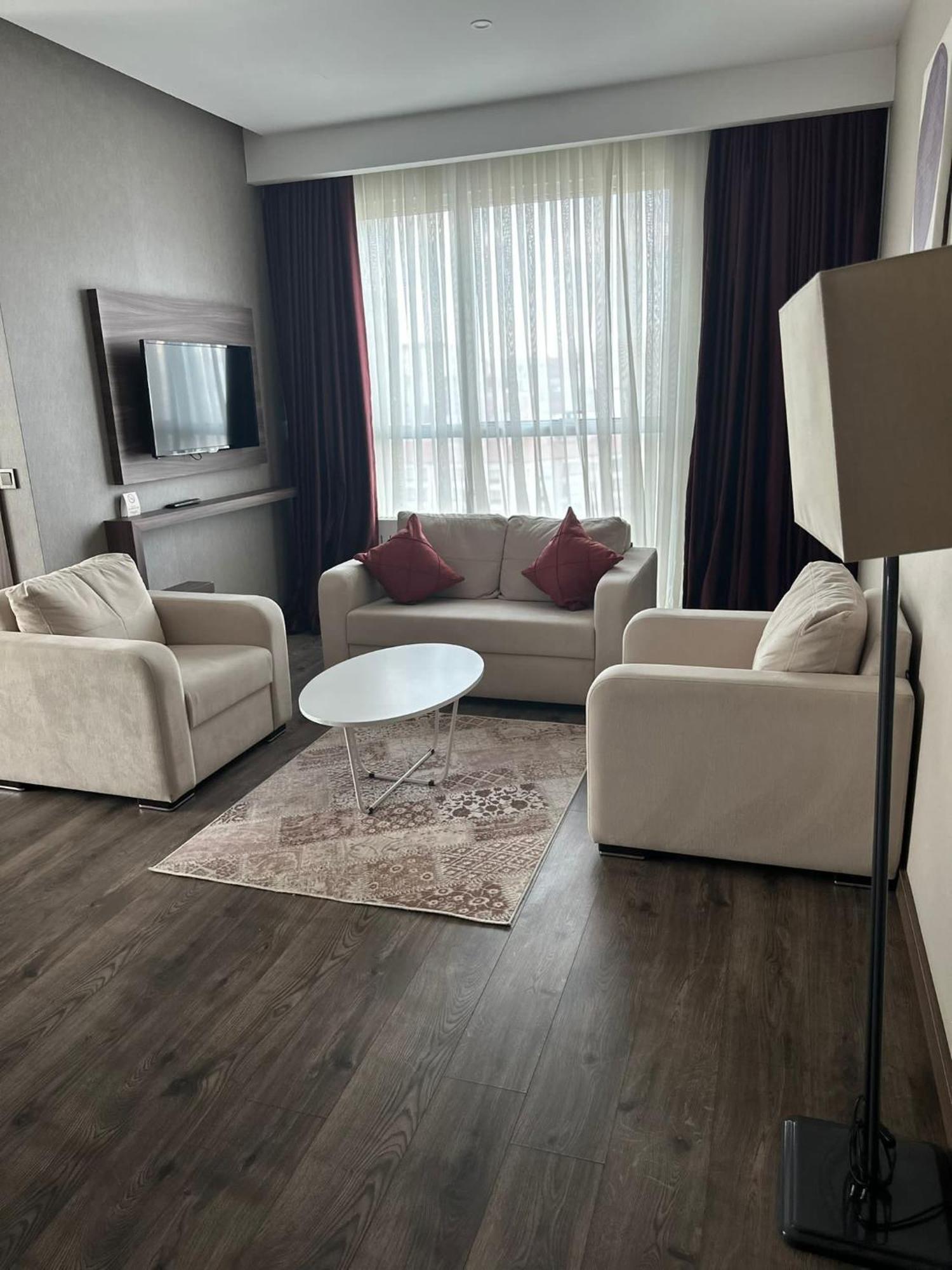 Отель Ramada By Wyndham Сивас Экстерьер фото
